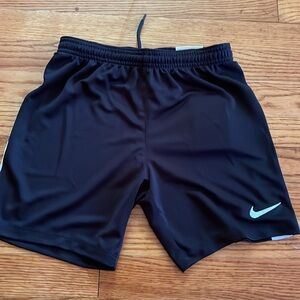 NWT - Nike boys shorts size small